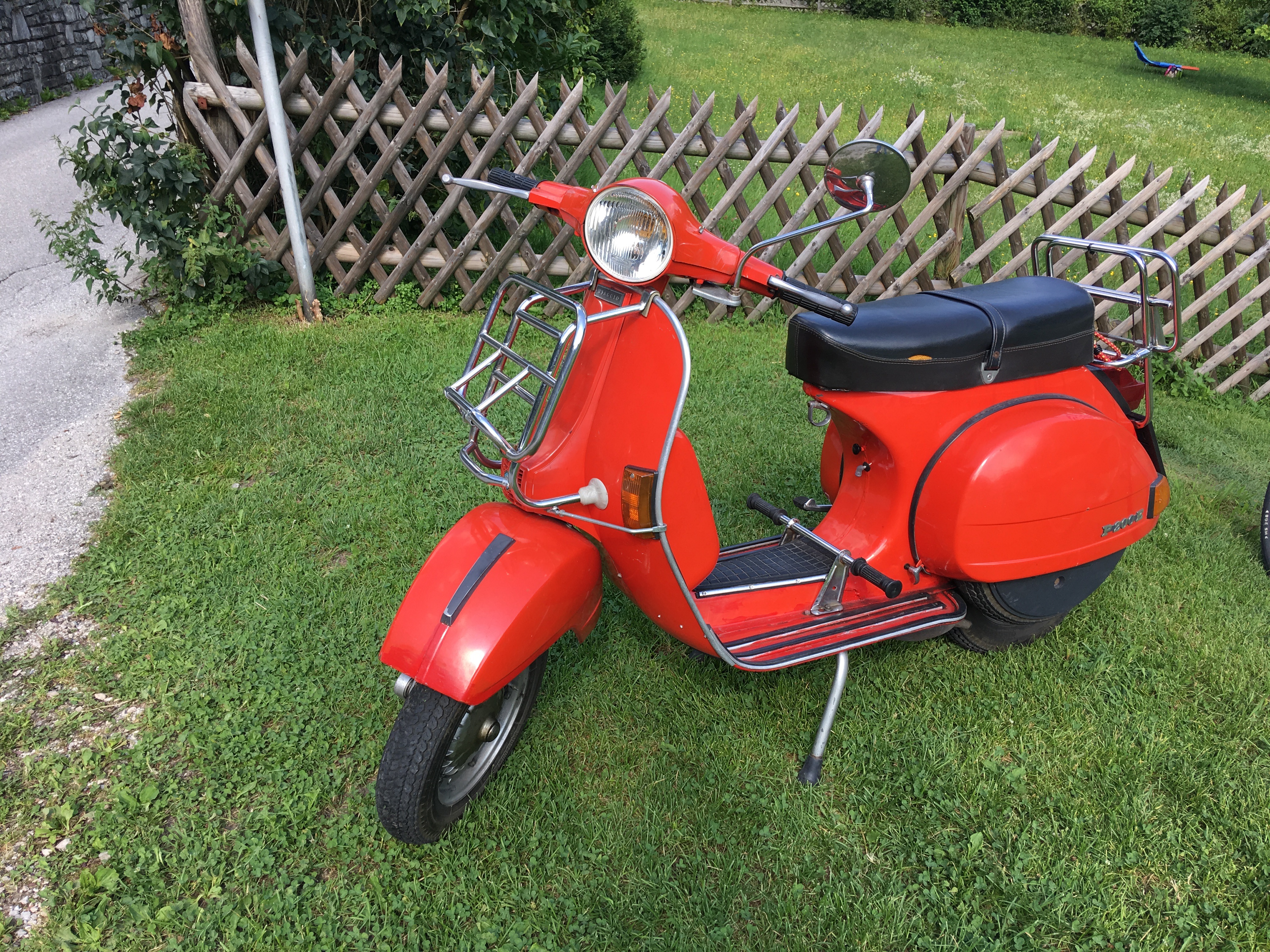 Rote Vespa - Tabula Rasa Magazin