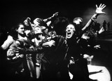 Faust (Giorgio Strehler) und Pudel (Franco Graziosi) Bilder von Luigi Ciminaghi – Aus dem Archiv vom Piccolo Teatro Milano