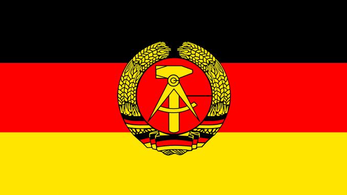 ddr flagge historischen nicht vorhanden europa, Quelle: Clker-Free-Vector-Images, Pixabay License Freie kommerzielle Nutzung Kein Bildnachweis nötig, https://pixabay.com/de/vectors/ddr-flagge-historischen-26865/