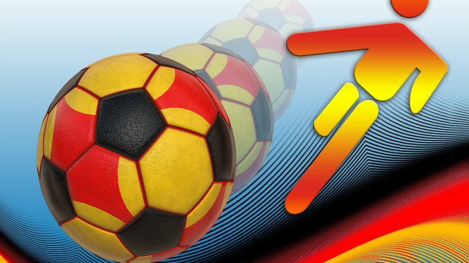 fußball ball sport dynamik deutschland farben, Quelle: geralt, Pixabay License Freie kommerzielle Nutzung Kein Bildnachweis nötig, https://pixabay.com/de/illustrations/fu%C3%9Fball-ball-sport-dynamik-63629/