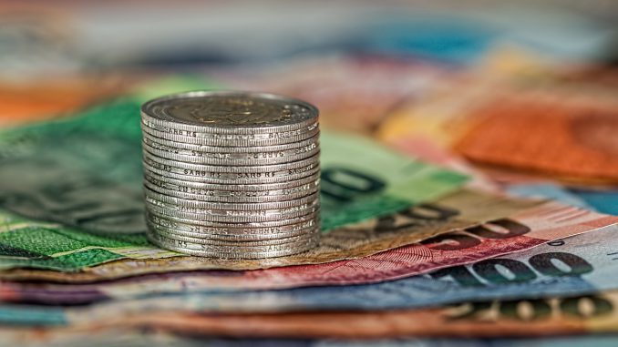 münzen banknoten geld währung finanzen bargeld, Quelle: stevepb, Pixabay License Freie kommerzielle Nutzung Kein Bildnachweis nötig