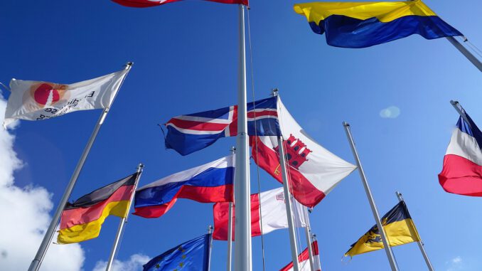 fahne europa schweiz eu flagge europäisch, Quelle: photosforyou, Pixabay License Freie kommerzielle Nutzung Kein Bildnachweis nötig