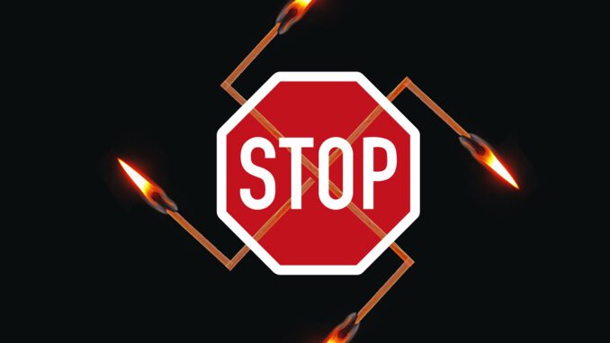hakenkreuz verboten stop feuer streichhölzer, geralt, Pixabay License Freie kommerzielle Nutzung Kein Bildnachweis nötig